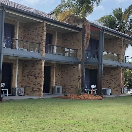 Bribie Waterways Motel Bongaree Extérieur photo