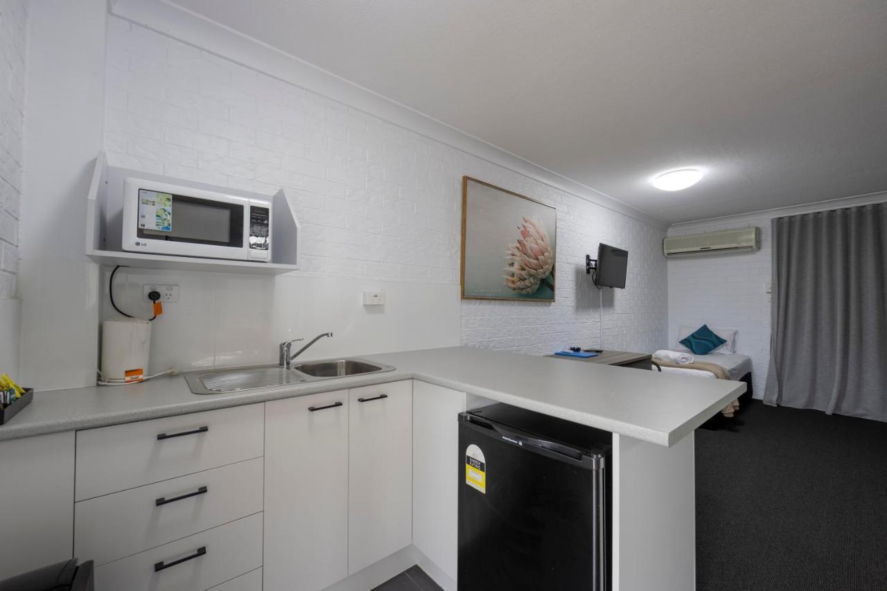 Bribie Waterways Motel Bongaree Extérieur photo