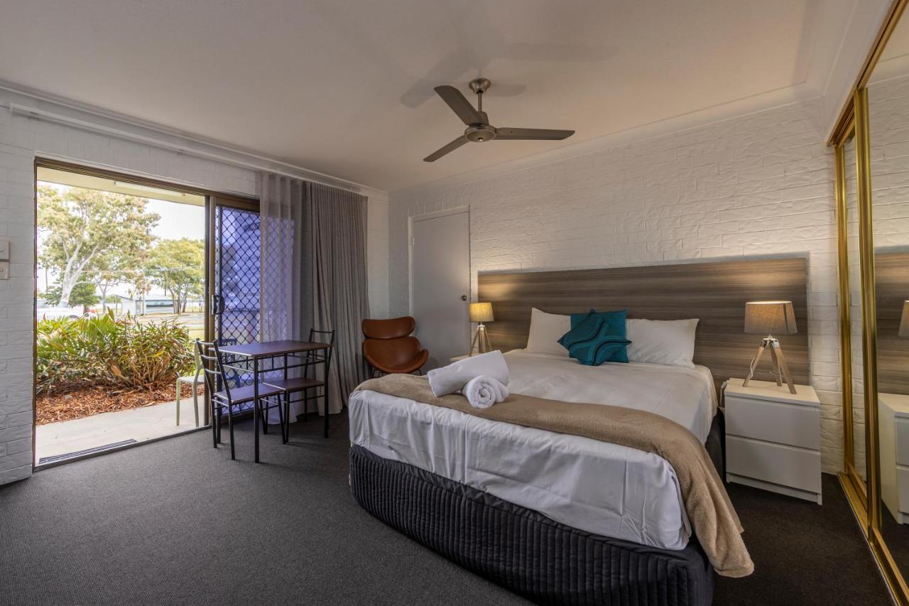 Bribie Waterways Motel Bongaree Extérieur photo
