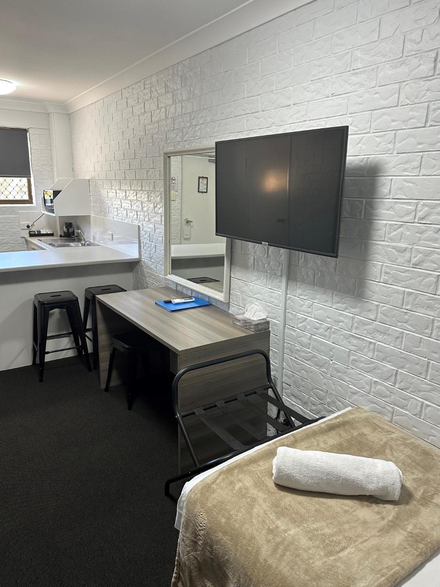 Bribie Waterways Motel Bongaree Extérieur photo