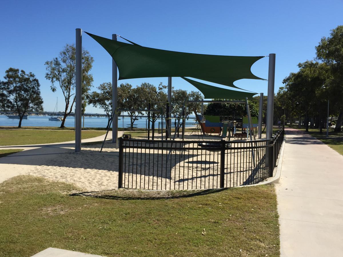Bribie Waterways Motel Bongaree Extérieur photo