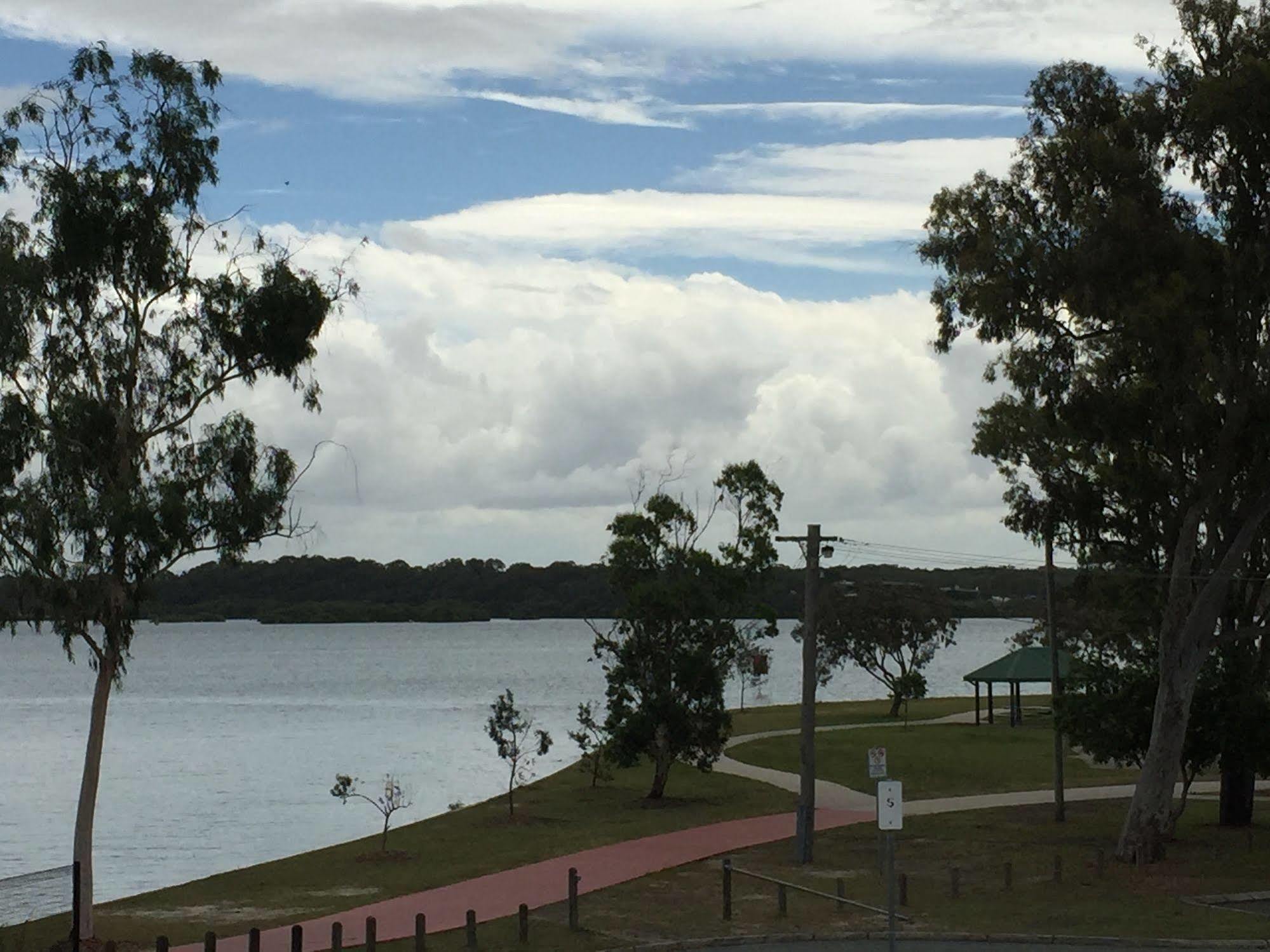 Bribie Waterways Motel Bongaree Extérieur photo