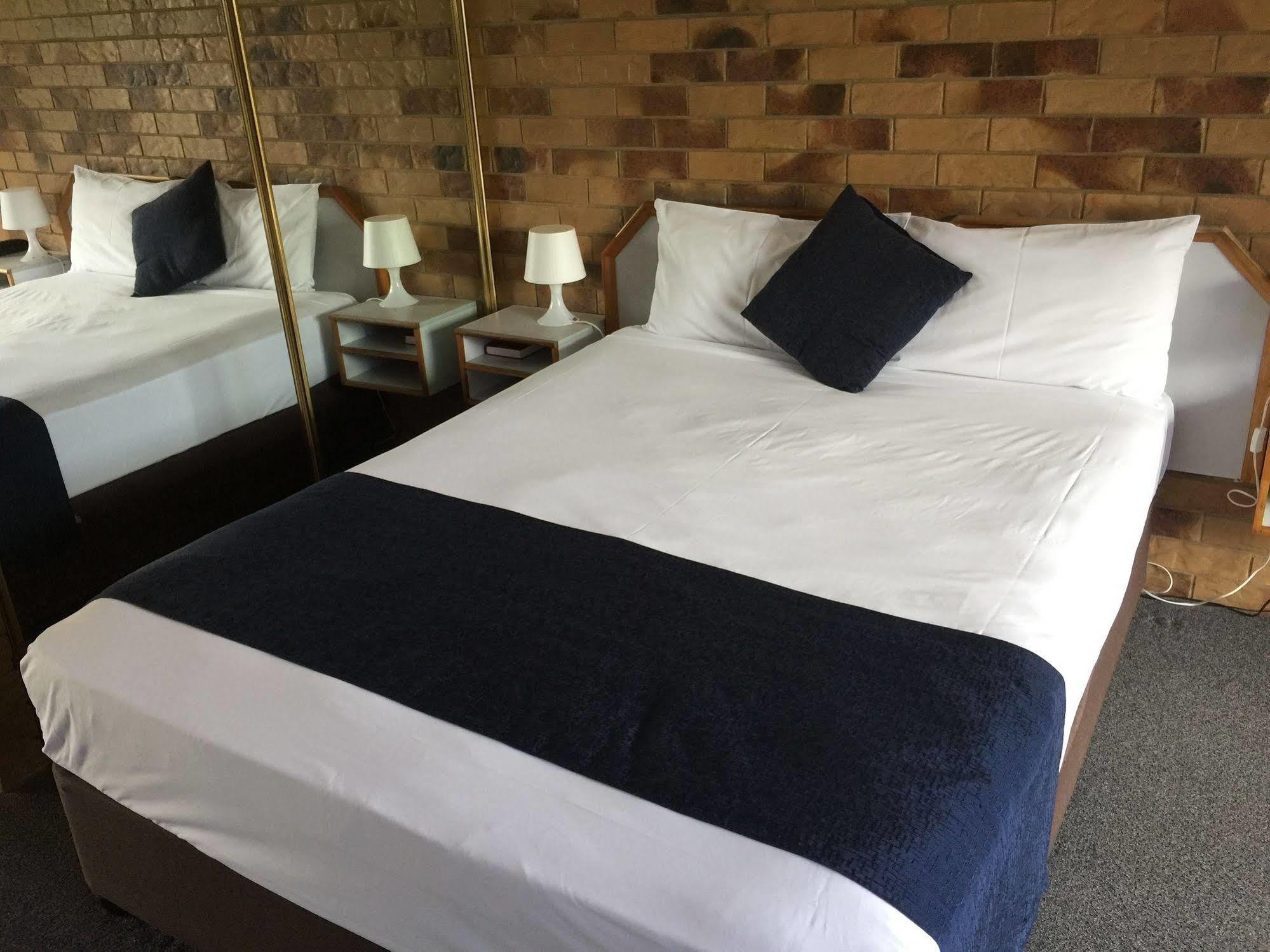 Bribie Waterways Motel Bongaree Extérieur photo