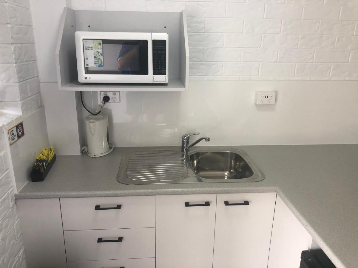 Bribie Waterways Motel Bongaree Extérieur photo