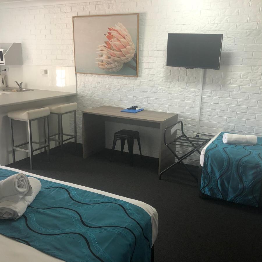 Bribie Waterways Motel Bongaree Extérieur photo